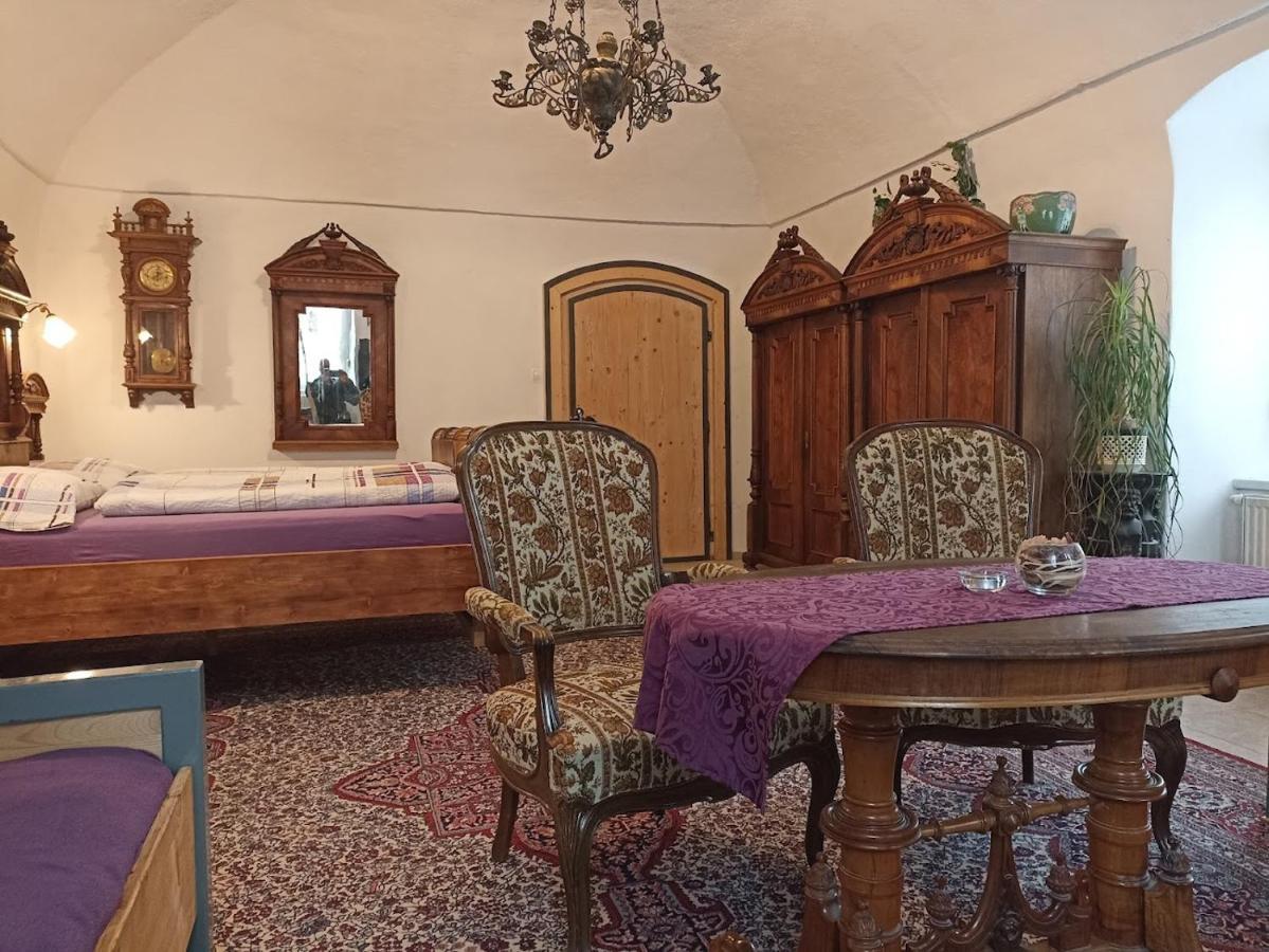 Zemianska Kuria Vachtar Otel Kralova Lehota Dış mekan fotoğraf