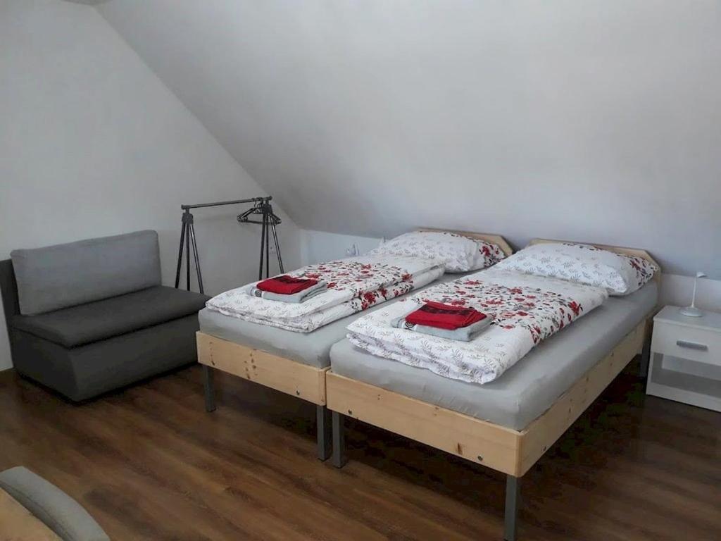 Zemianska Kuria Vachtar Otel Kralova Lehota Dış mekan fotoğraf