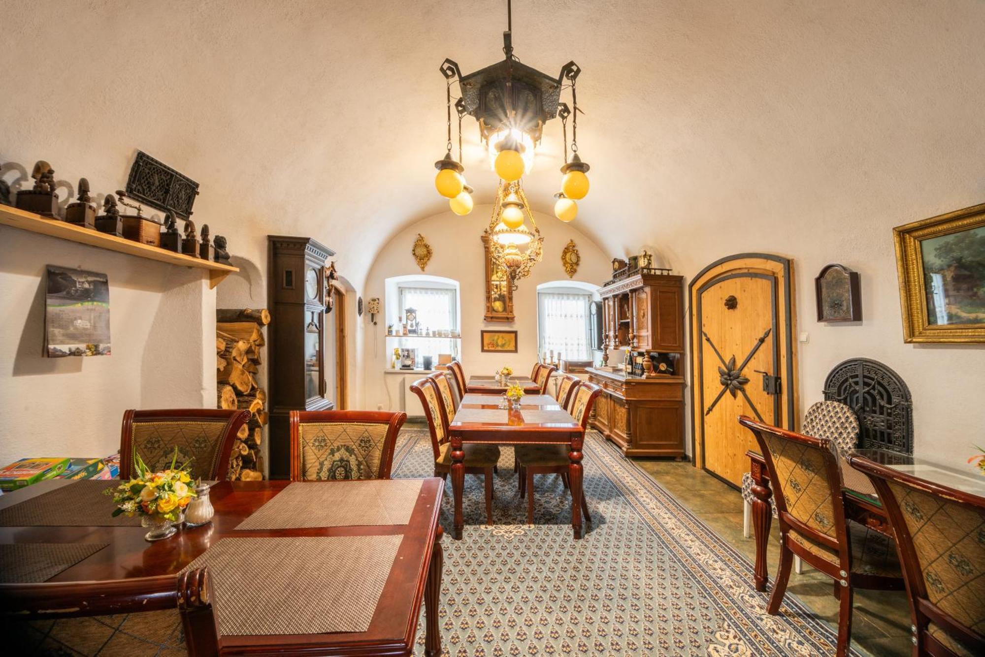 Zemianska Kuria Vachtar Otel Kralova Lehota Dış mekan fotoğraf